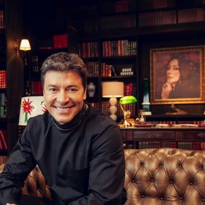 Rodrigo Faro está de volta à Globo! Aos 52 anos, o apresentador estreia 'Herança em Jogo', novo reality do Globoplay ao lado de Susana Vieira