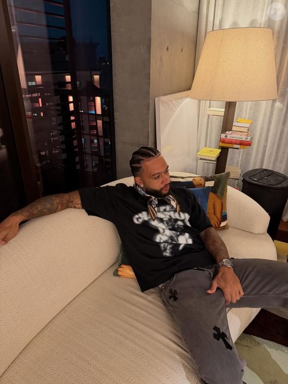 Corinthians x Memphis Depay: time e jogador podem se encontrar ainda em agosto de 2026 para acertarem pagamento de dívida milionária