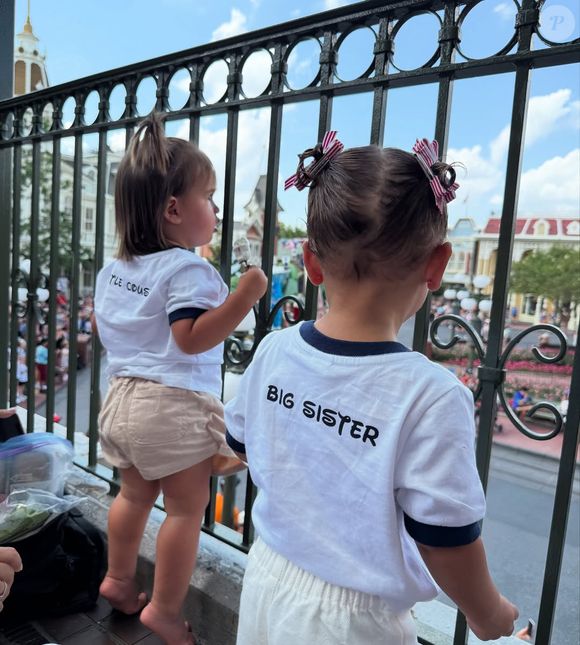 Alguns registros que Bruna Biancardi compartilhou na web de Mavie em viagem inédita à Disney.