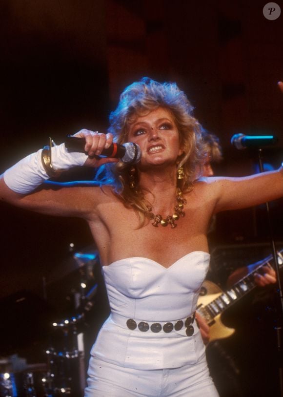 Bonnie Tyler, cantora de sucesso nos anos 1980, morreu aos 75 anos em 8 de julho de 2026: artista estava internada desde o fim de abril