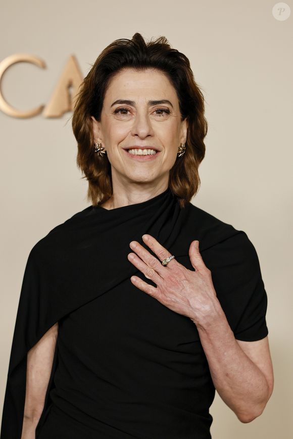 Com o Oscar batendo à porta e "Ainda Estou Aqui" concorrendo em três categorias – Melhor Filme, Melhor Filme Internacional e Melhor Atriz para Fernanda Torres –, o timing da venda não poderia ser melhor.