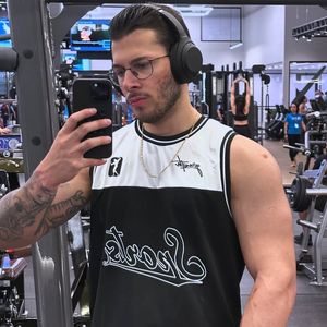 João Gustavo se posicionou a favor da mãe na luta pela guarda de Leo. O estudante de nutrição repostou a publicação que Ruth fez nesta terça-feira (24)