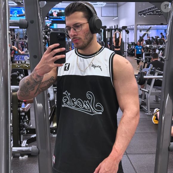 João Gustavo se posicionou a favor da mãe na luta pela guarda de Leo. O estudante de nutrição repostou a publicação que Ruth fez nesta terça-feira (24)