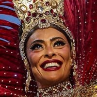 'Tudo melhor, mas...': Juliana Paes conta o que não quer mudar no rosto após 7 meses de tratamento tecnológico para pele antes do Carnaval 2026
