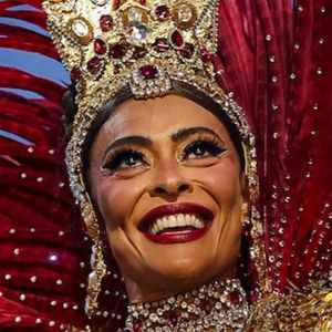 Juliana Paes conta o que não quer mudar no rosto após 7 meses de tratamento tecnológico para pele antes do Carnaval 2026
