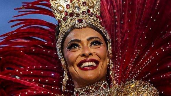 'Tudo melhor, mas...': Juliana Paes conta o que não quer mudar no rosto após 7 meses de tratamento tecnológico para pele antes do Carnaval 2026