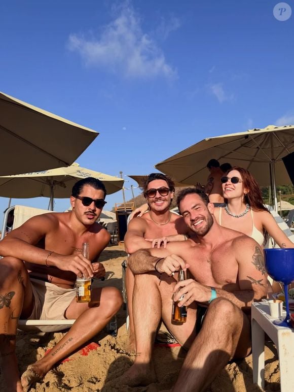 Ana Clara passou o réveillon com amigos em Fernando de Noronha após fim de namoro com Bruno Tumoli