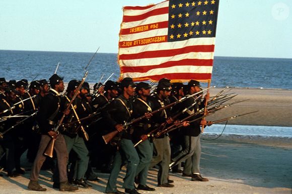 'Tempo de Guerra' tem um elenco repleto de estrelas, incluindo Matthew Broderick, Morgan Freeman, Cary Elwes e Denzel Washington