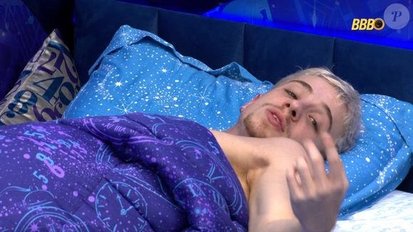Juliano Floss esqueceu de fazer o Raio-X e perdeu 500 estalecas; Babu foi se desculpar por não ter acordado o aliado no 'BBB 26'