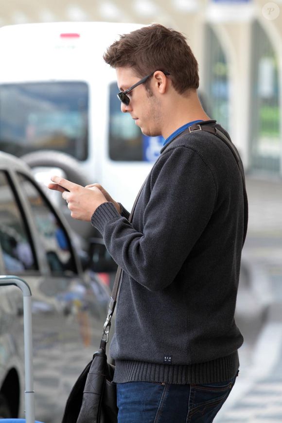 Algumas pessoas não se sentem confortáveis ​​com as nuances da voz, os silêncios ou o gerenciamento emocional exigido durante uma ligação telefônica