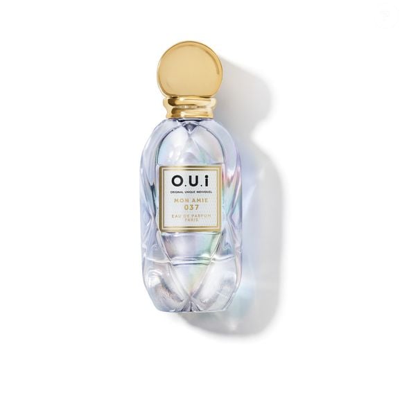 Mon Amie 037 (O.U.i ) - 75ml | R$379,00 - apesar de seguir o padrão clássico da marca, ele ganha uma composição holográfica que reage à luz, criando um efeito visual elegante e moderno