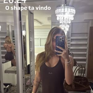 No clique, Virgínia valorizou suas pernas torneadas e brincou na legenda "o shape tá vindo"