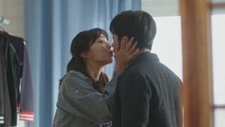 Eu não esperava me identificar tanto com este dorama da Netflix: uma história emocionante que toda pessoa tímida deveria assistir pelo menos uma vez na vida