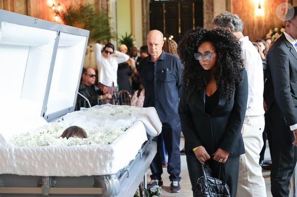 Corpo de Preta Gil foi velado por Paula Lima no Theatro Municipal