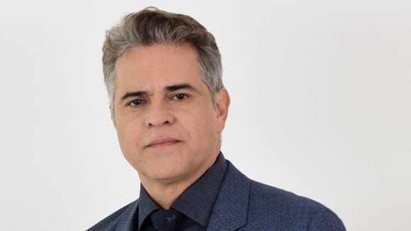 Disso eu não sabia: antes de ser cocheiro Josué na novela 'Terra Nostra', Juan Alba apresentou criticado programa na Band