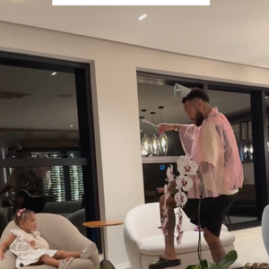 Vídeo de Neymar foi publicado por Bruna Biancardi e divertiu internautas