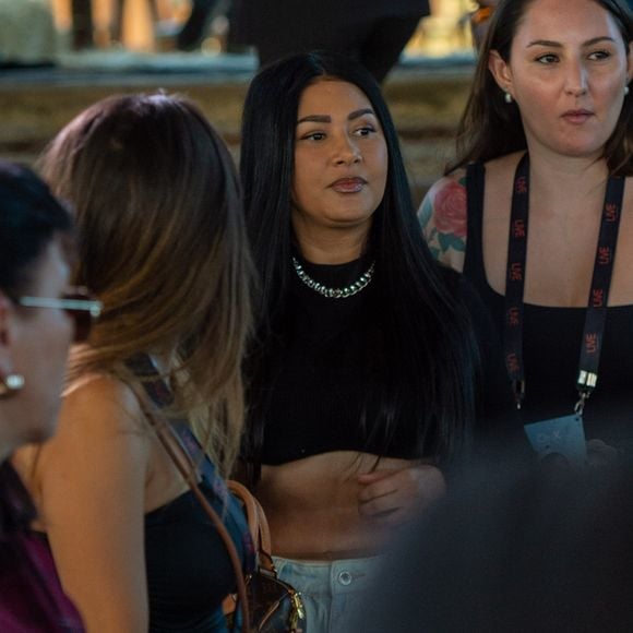 Apesar da presença de Sandy, Simaria atraiu todas as atenções ao chegar no show de Chitãozinho & Xororó