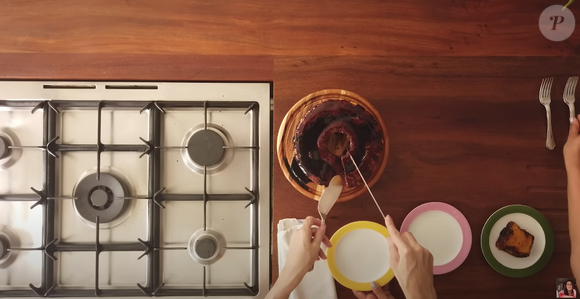 O resultado é um bolo de cenoura macio e super fofinho que vai te fazer sair da dieta
