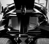 A garagem de Neymar acaba de ganhar um novo e imponente integrante: uma réplica do icônico Batmóvel, veículo eternizado nas telas por Batman