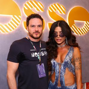 Aline Campos apareceu acompanhada do novo namorado, o deputado federal Fred Costa