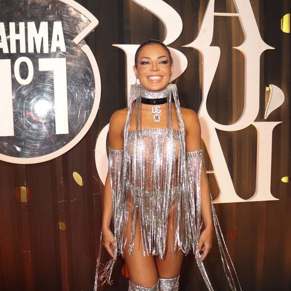 Gkay compareceu a um camarote da Sapucaí na madrugada desta terça-feiram dia 17 de fevereiro