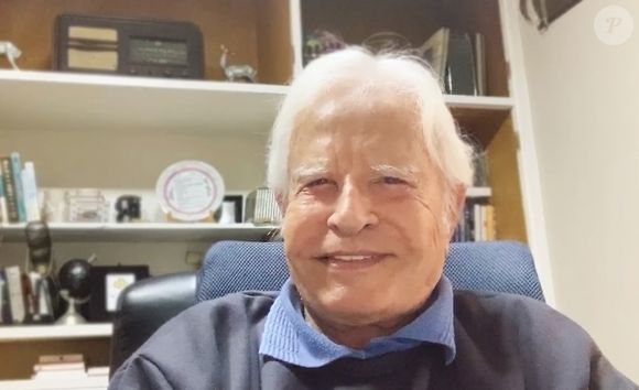Mansão de Cid Moreira foi bloqueada pela Justiça e não poderá ser vendida até a determinação do juiz responsável