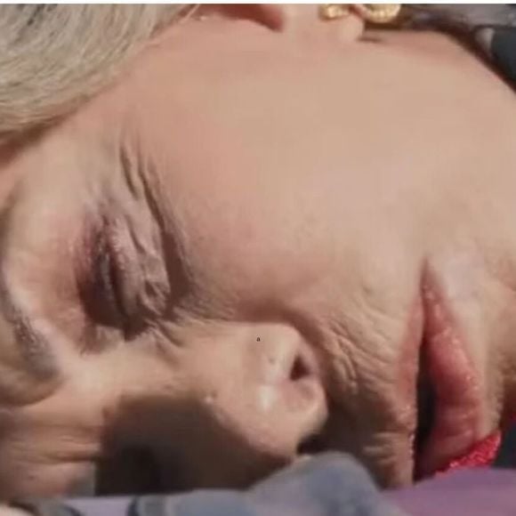 Josefa (Arlete Salles) sofreu atropelamento no capítulo de 30 de outubro da novela Três Graças