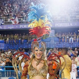 Carnaval 2026: Lore Improta desfilou mais um ano como musa da Viradouro