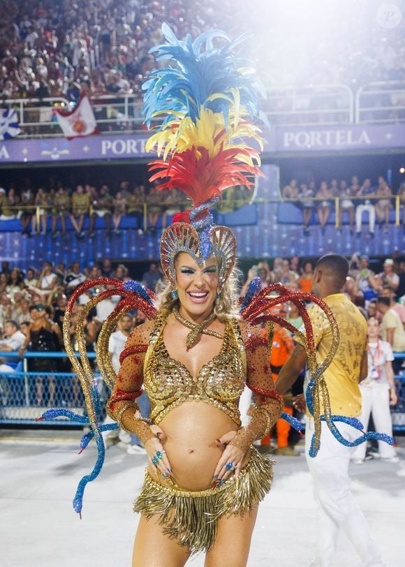 Carnaval 2026: Lore Improta desfilou mais um ano como musa da Viradouro