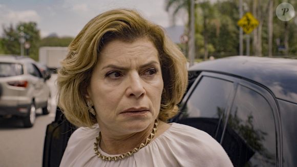 Odete Roitman (Debora Bloch) é assassinada na novela 'Vale Tudo' em 6 de outubro de 2025: pelo menos 3 são suspeitos