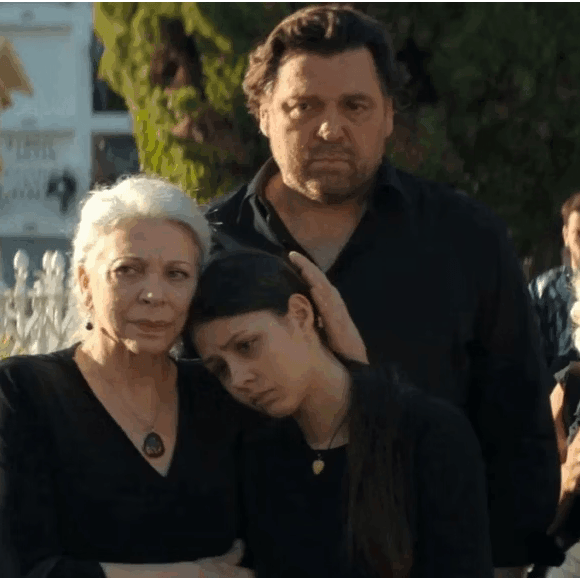 Final explicado: a cena do penhasco que encerra o ciclo de violência em 'Duas Covas'