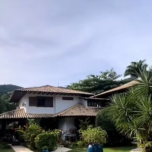 Mansão de Aline Campos conta com diversos espaços comuns, como spa e sauna