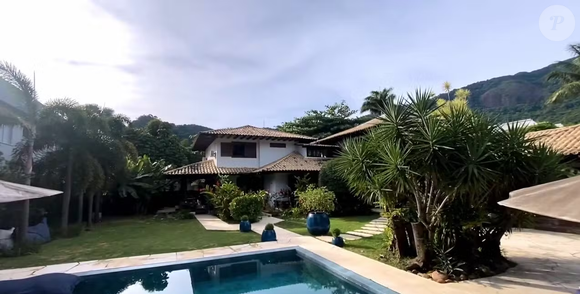 Mansão de Aline Campos conta com diversos espaços comuns, como spa e sauna