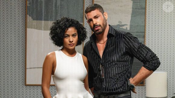 Maria de Fátima (Bella Campos) se vinha em início de casamento de Odete Roitman (Debora Bloch) e César (Cauã Reymond) na novela 'Vale Tudo'