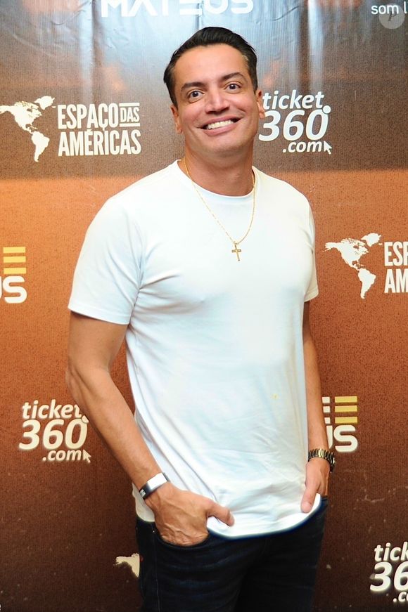 Leo Dias internado em UTI com pneumonia: boletim médico cita acompanhamento clínico e antibioticoterapia