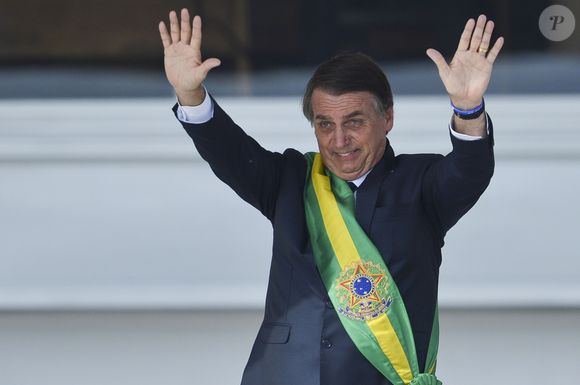 Jair Bolsonaro firmou uma aposta com o irmão, Renato Bolsonaro, e um ex-assessor dele