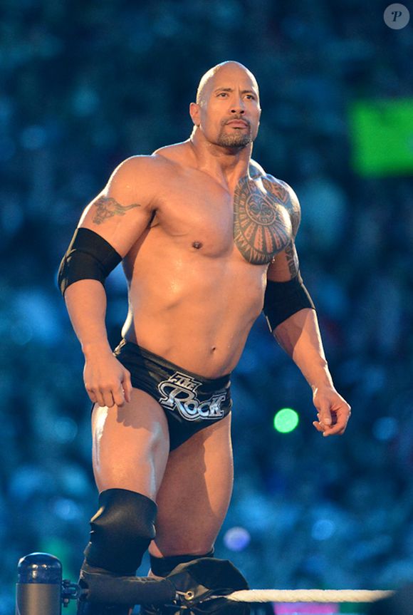Além de ator, Dwayne Johnson também pratica luta-livre e é um completo sucesso no esporte