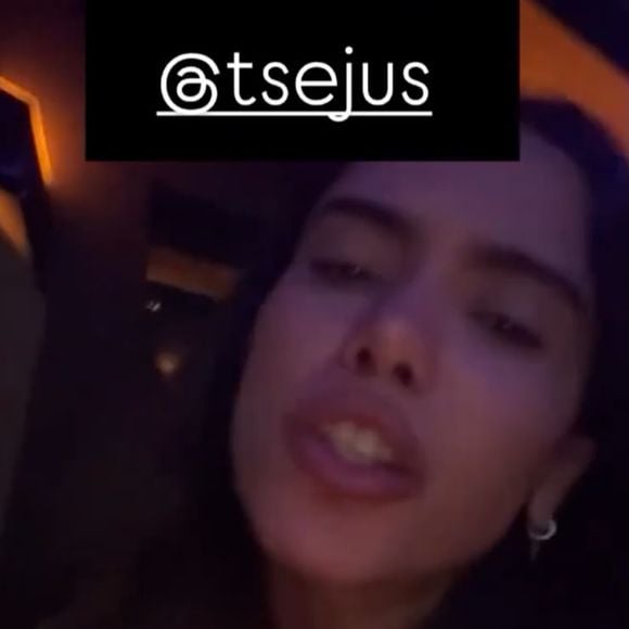 Anitta também afirmou que religião e escolha eleitoral não deveriam ser confundidas e declarou: "Política não tem nada a ver com igreja", ao comentar a disputa pelo governo do Rio