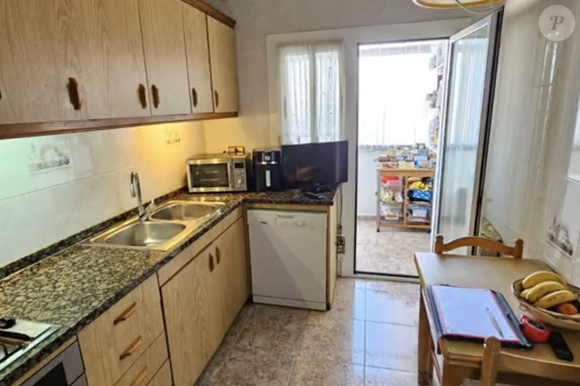 Até mesmo uma cozinha antiga e ultrapassada pode ser transformada em um espaço inspirador  é este projeto da empresa de reformas Cuina 1.