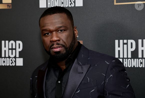 Embora a versão do Bacao Rhythm & Steel Band pareça um sample, a música original é de 50 Cent, que é creditado como autor.