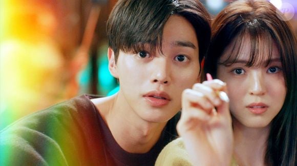 'Apesar de Tudo, Amor': Park Jae-Eon, um universitário que evita relacionamentos sérios, se apaixona por Yoo Na-Bi, uma jovem cativante