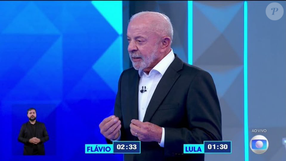Luiz Inácio Lula da Silva participou do debate com Flávio Bolsonaro na Globo nesta sexta-feira (23), cuja transmissão gerou comentários sobre o enquadramento dos dois candidatos