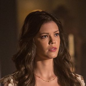 Vitória Strada como Maria Vitória em 'Tempo de Amar'