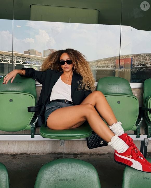 O visual impecável da influenciadora Júlia Rodrigues voltou a chamar atenção recentemente