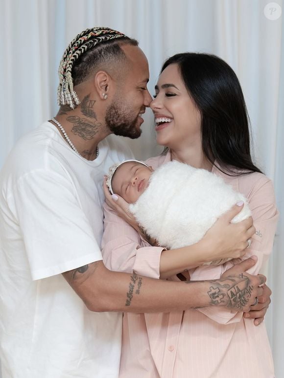 Mel, filha caçula de Neymar e Bruna Biancardi, completou 1 mês recentemente