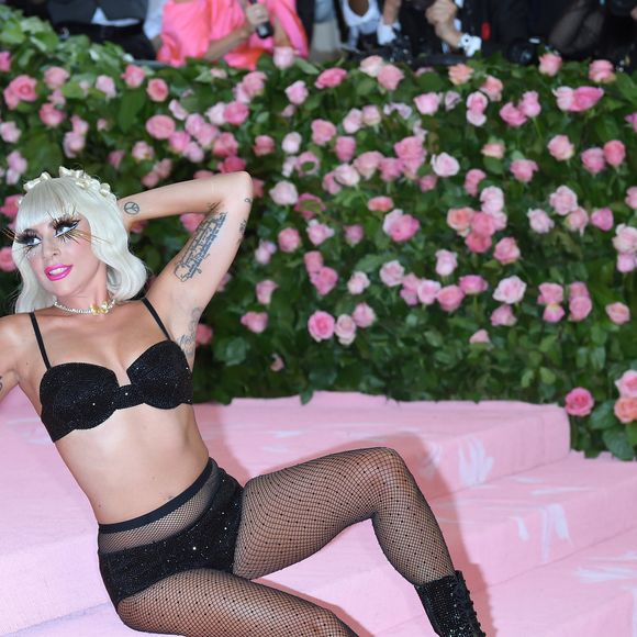 Lady Gaga de calcinha e sutiã no Met Gala (2019)