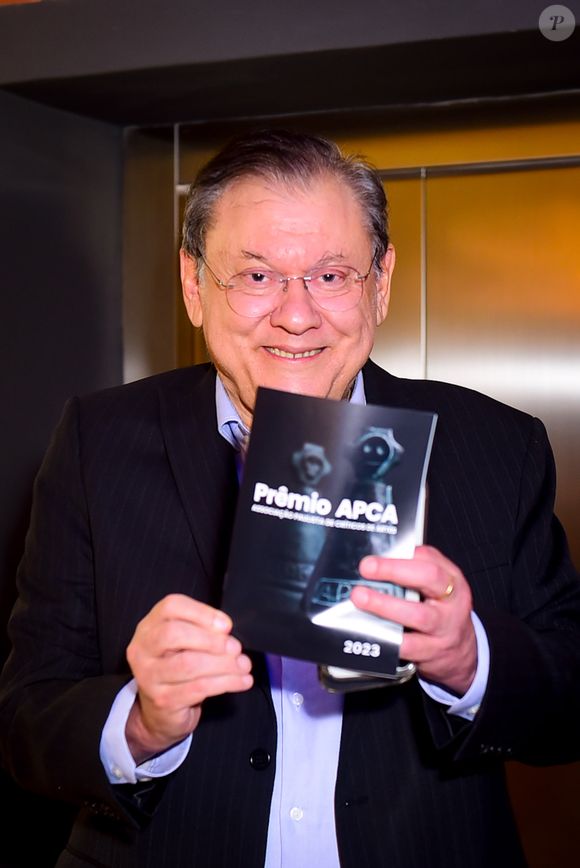 Milton Neves afirma ter sido seduzido pela promessa de se tornar o ‘Silvio Santos do futebol’