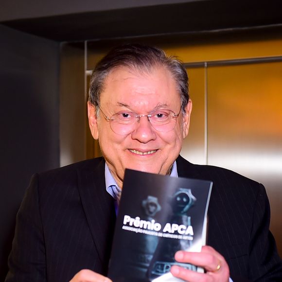 Milton Neves afirma ter sido seduzido pela promessa de se tornar o ‘Silvio Santos do futebol’