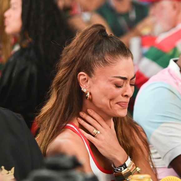 Juliana Paes chorou durante a apuração do Carnaval 2026 do Rio, que daria título à Viradouro, campeã ainda em 1997, 2020 e 2024