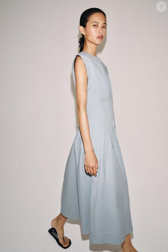 Vestido ZW Collection da Zara transforma o clássico midi em peça versátil para diferentes ocasiões